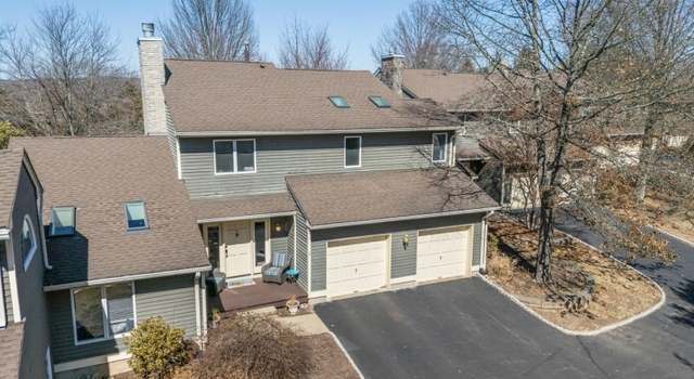 Photo of 3 Country Club Dr, Clinton Twp., NJ 08801-1637