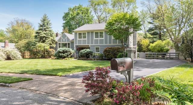 Photo of 7 Pletcher Pl, Morris Twp., NJ 07960-3621