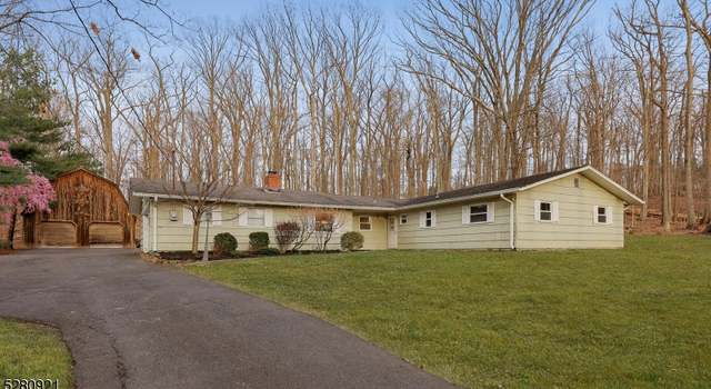 Photo of 16 Green Valley Dr, Green Brook Twp., NJ 08812-2036