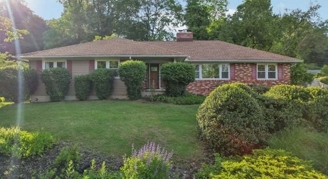 Photo of 70 Leamoor Dr, Morris Plains Boro, NJ 07950-1923