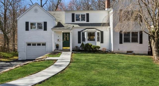 Photo of 41 Sunnywood Dr, Westfield Town, NJ 07090-4204