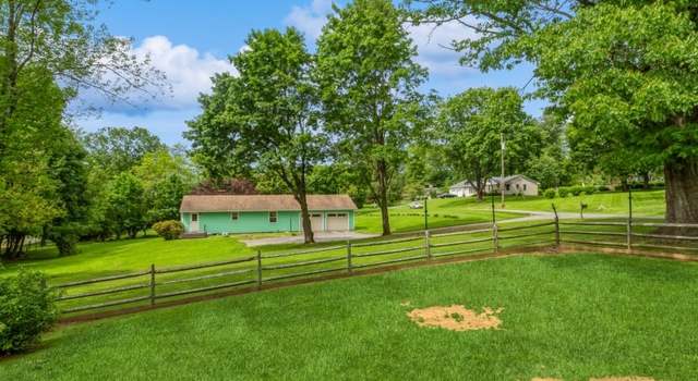 Photo of 13 School St, Califon Boro, NJ 07830-4341