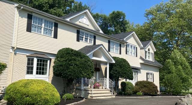 Photo of 2 Unami Ln, Scotch Plains Twp., NJ 07076-2934