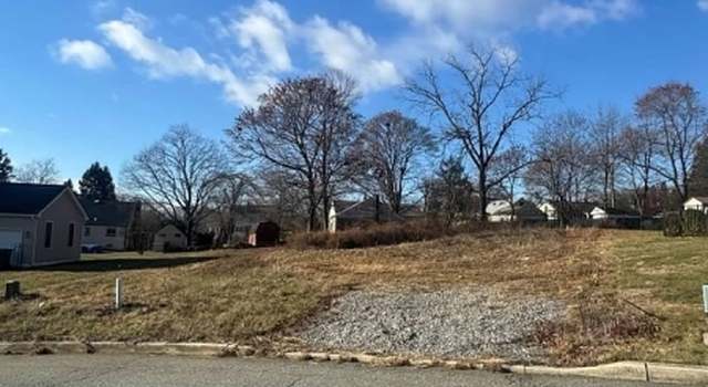 Photo of 5 Heather Hills Rd, Washington Boro, NJ 07882-4420
