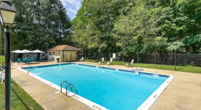 Photo of 1921A Stonegate Ln, Stanhope Boro, NJ 07874-2778