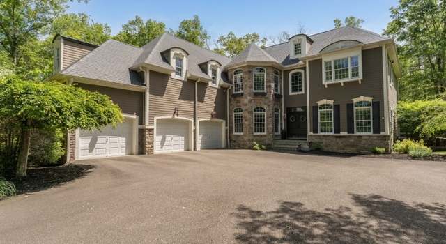 Photo of 304 Hidden Meadow Ln, Union Twp., NJ 08827-4232