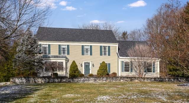 Photo of 8 Harmony Ln, Mendham Twp., NJ 07869-4129