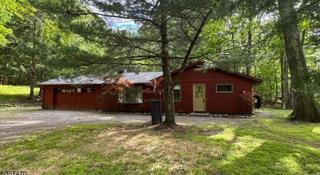 Photo of 10 Deerpath Rd, Lebanon Twp., NJ 07830-4202