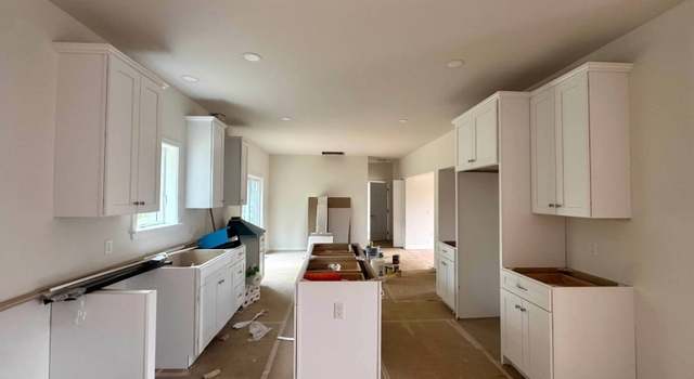 Photo of 5 Heather Hill Rd, Washington Boro, NJ 07882-4420