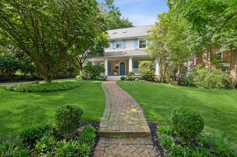 Photo of 35 Porter Pl Montclair Twp., NJ 07042-2037