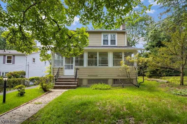 Photo of 25 Cedar Ave Montclair Twp., NJ 07042-3124