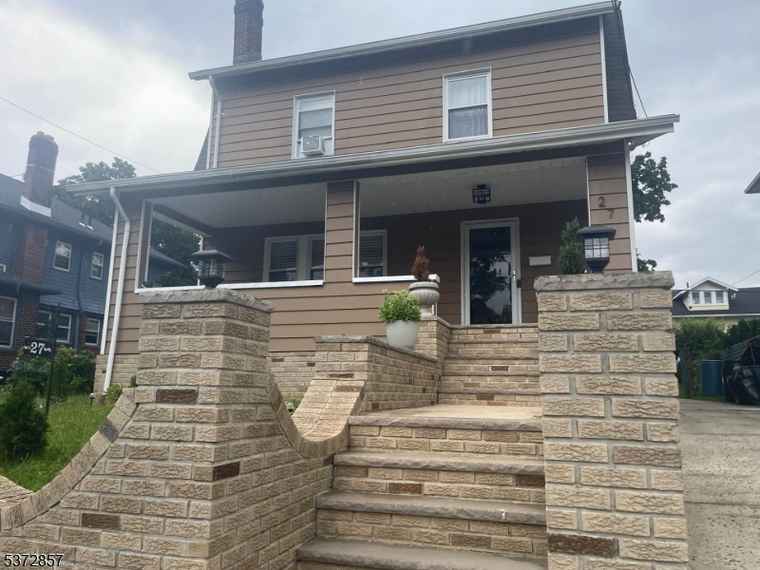 Photo of 27 Pomona Ave Newark City, NJ 07112-2313