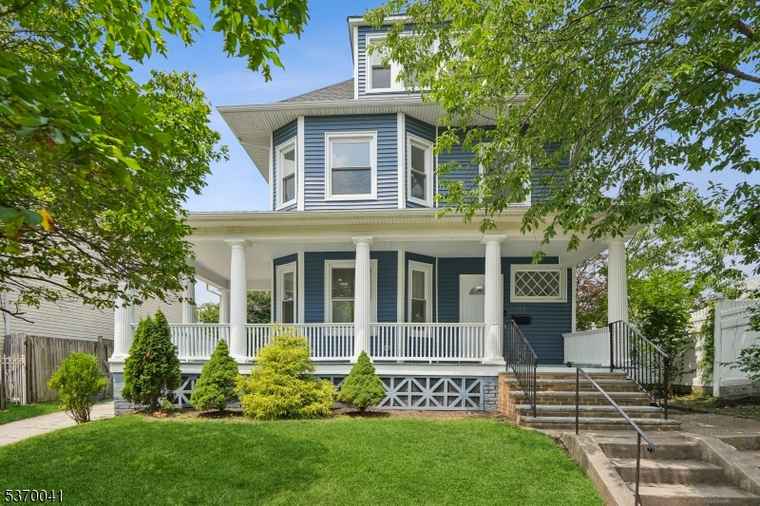 Photo of 622 Ridge St Newark City, NJ 07104-2206