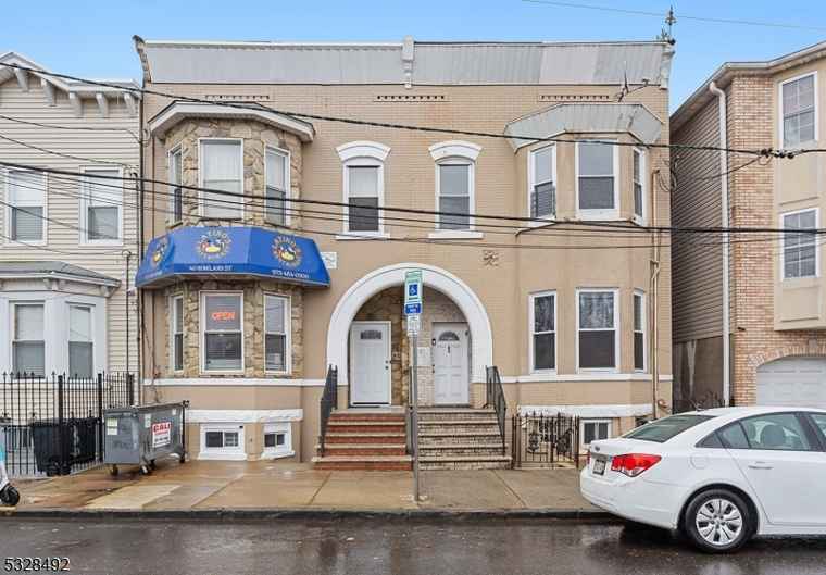 Photo of 42 Rowland St Newark City, NJ 07104-2653