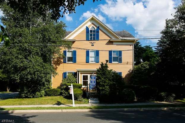301 Grand Ave Hackettstown Town Nj 07840 2132 5 Beds 2 5 Baths