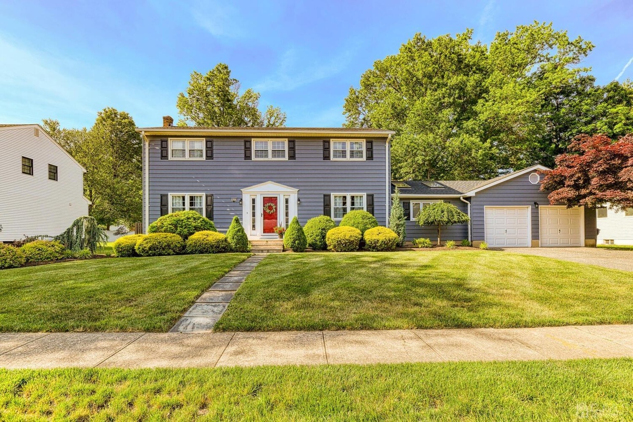 975 Schweitzer Pl North Brunswick NJ 08902 MLS# 2412994R Redfin 975 Schweitzer Pl North Brunswick NJ 08902 MLS# 2412994R Redfin