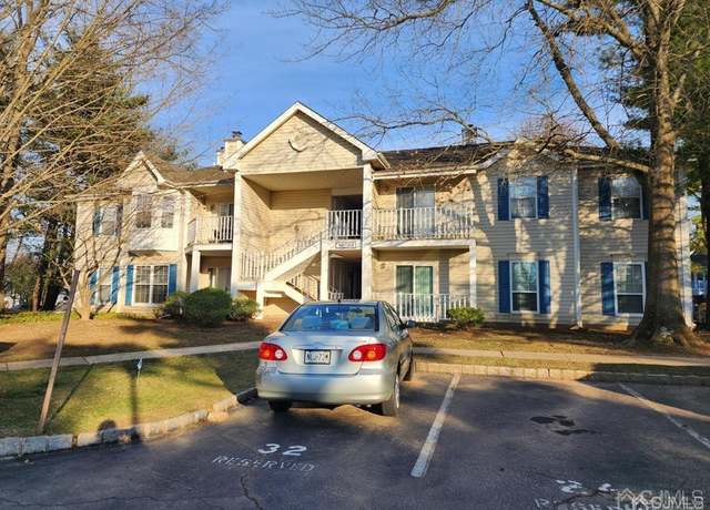 Property at 28 Opal Ct, Franklin, NJ 08823, 2 beds, 2 baths