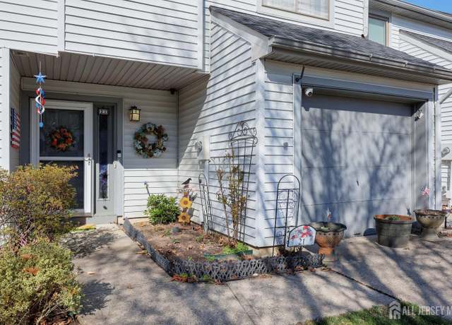 Property at 21 Lexington Cir, Old Bridge, NJ 07747, 1 bed, 1.5 baths