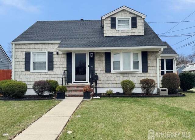 Property at 45 E Oak St, Carteret, NJ 07008, 3 beds, 1 bath