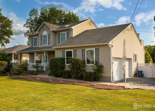 Property at 368 S Pine Ave, Sayreville, NJ 08872, 3 beds, 2 baths
