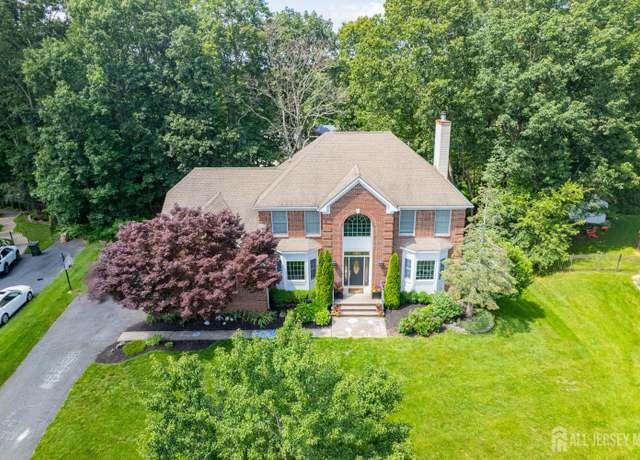 Property at 6 Marion Ct, Old Bridge, NJ 08857, 4 beds, 2.5 baths