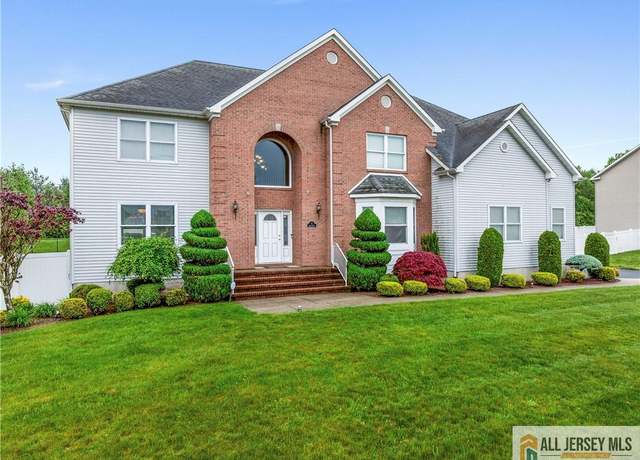 Property at 8 Adam Ct, Monroe, NJ 08831, 4 beds, 2.5 baths