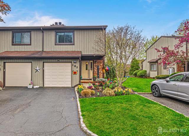 Property at 182 Heywood Ct, Old Bridge, NJ 07747, 2 beds, 1.5 baths