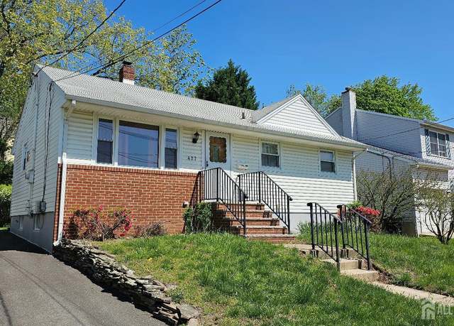 Property at 427 Valentine St, Highland Park, NJ 08904, 3 beds, 1 bath