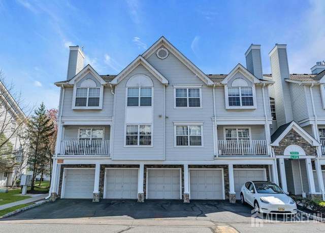 Property at 46 Prestwick Way, Edison, NJ 08820, 2 beds, 2.5 baths