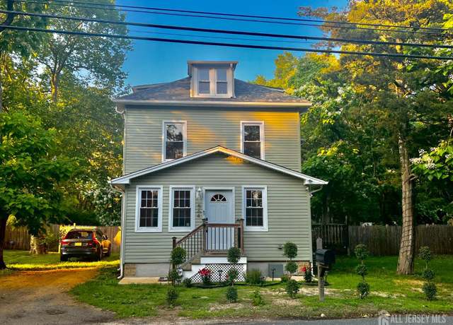 Property at 564 Marlboro Rd, Old Bridge, NJ 08857, 4 beds, 3 baths