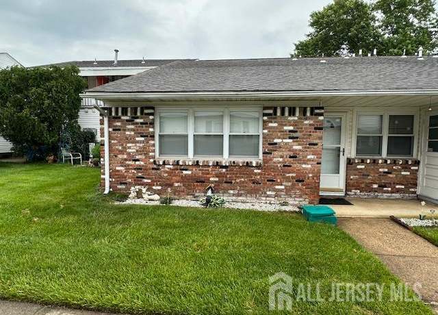 Property at 4 Florida Ct, Old Bridge, NJ 07747, 1 bed, 1 bath