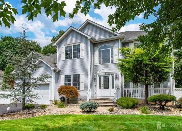 Property at 4 Strek Dr, Sayreville, NJ 08859, 5 beds, 3 baths