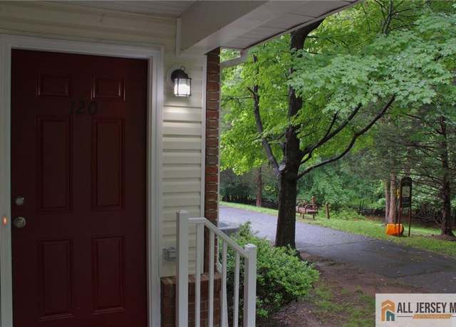 Property at 120 Forest Dr #120, Piscataway, NJ 08854, 2 beds, 2 baths