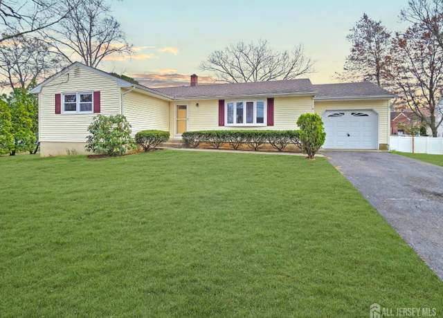 Property at 20 Ellingham Ave, Monroe, NJ 08831, 3 beds, 1.5 baths