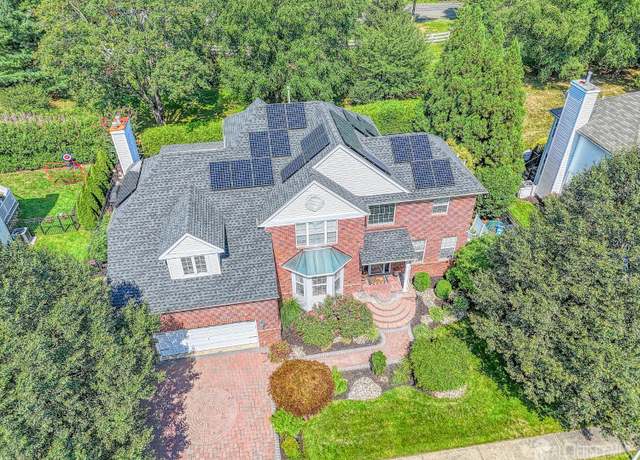 Property at 8 Moorland Blvd, Monroe, NJ 08831, 4 beds, 3.5 baths