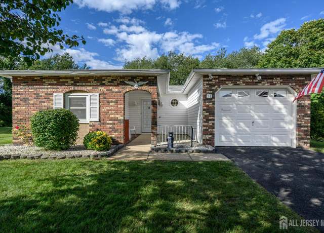 Property at 11 Graham Ct, Brick, NJ 08724, 2 beds, 2 baths