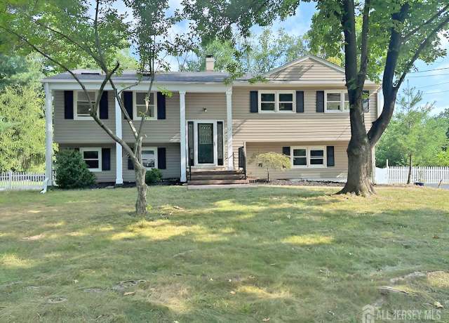 Property at 12 Ziff Ln, West Windsor, NJ 08550, 5 beds, 3 baths