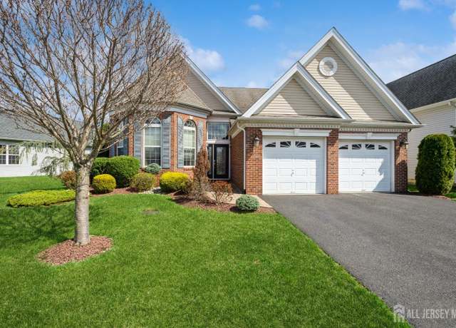 Property at 7 Riviera Dr, Monroe, NJ 08831, 3 beds, 3 baths