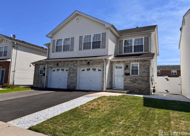 Property at 32 Mercer St, Carteret, NJ 07008, 3 beds, 2.5 baths