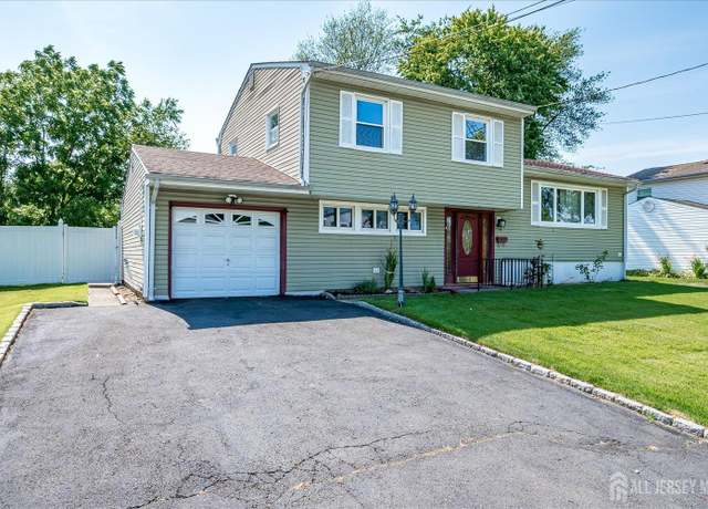 Property at 14 Mcginnis Rd, Edison, NJ 08817, 4 beds, 1.5 baths
