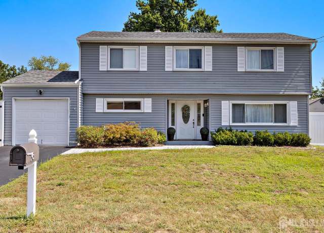 Property at 13 Beverly Rd, Old Bridge, NJ 08857, 3 beds, 1.5 baths
