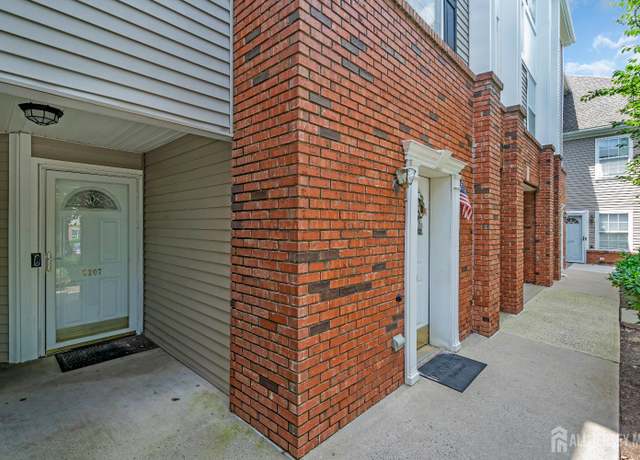 Property at 2207 Timber Ridge Ct, Sayreville, NJ 08859, 3 beds, 2.5 baths