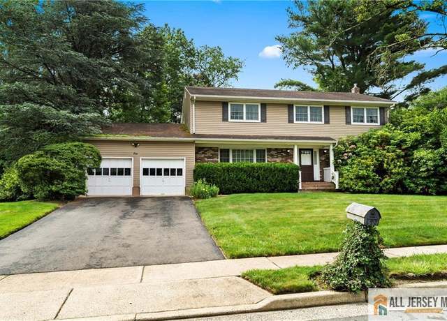Property at 1 Eileen Ct, East Brunswick, NJ 08816, 4 beds, 2.5 baths
