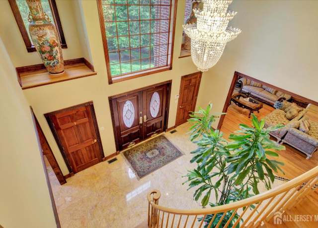 Property at 27 Parkwood Ln, Bernards, NJ 07920, 5 beds, 5.5 baths