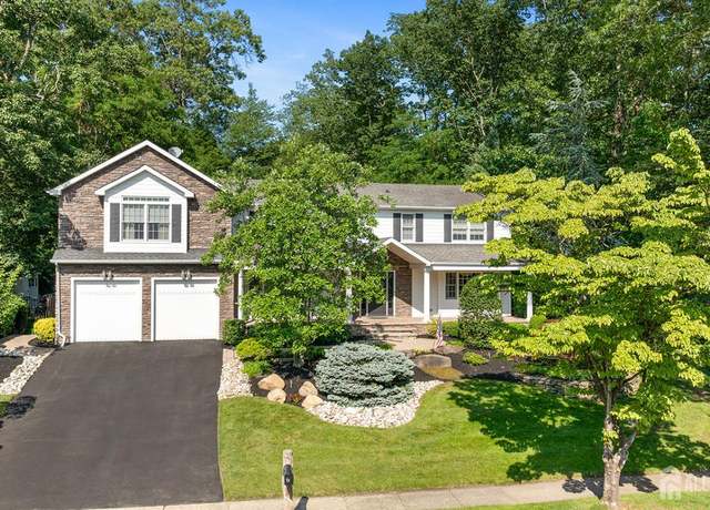 Property at 7 Lorraine Ct, East Brunswick, NJ 08816, 5 beds, 4.5 baths