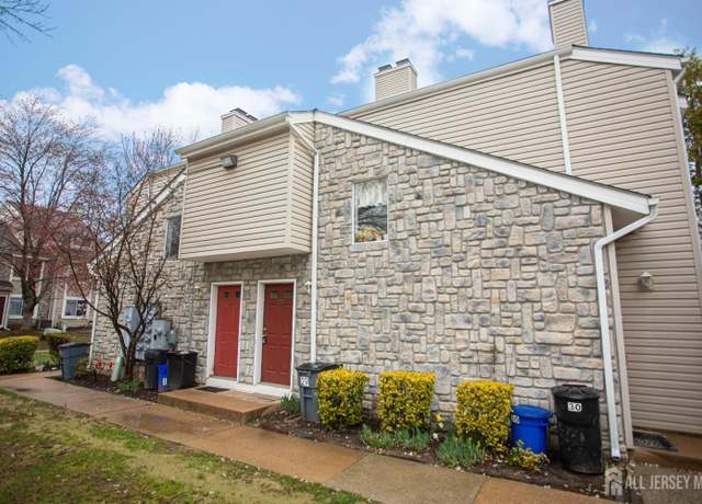 Property at 29 Chatham Sq, Sayreville, NJ 08859, 2 beds, 2 baths