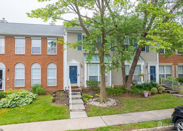 Property at 26 Desoto Dr, Franklin Twsp, NJ 08823, 2 beds, 2.5 baths
