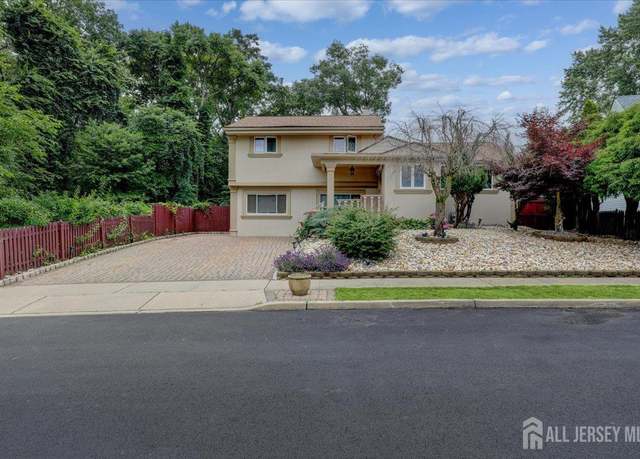 Property at 12 Euclid Rd, South Amboy, NJ 08879, 3 beds, 1.5 baths