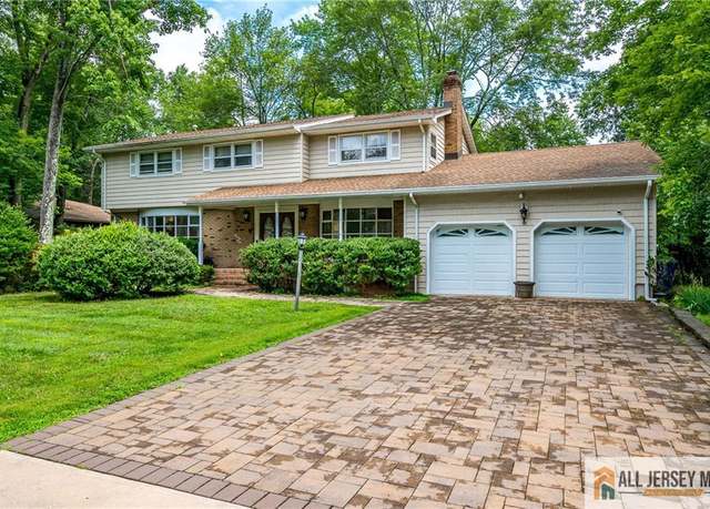 Property at 6 Point Of Woods Dr, North Brunswick, NJ 08902, 5 beds, 3 baths