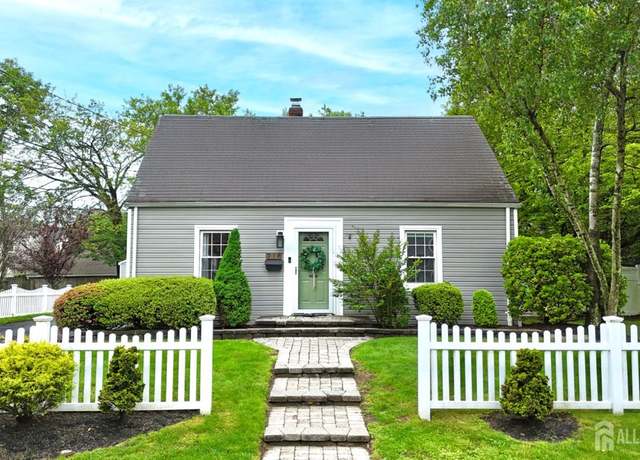 Property at 218 Washington Ave, Matawan, NJ 07747, 4 beds, 1 bath